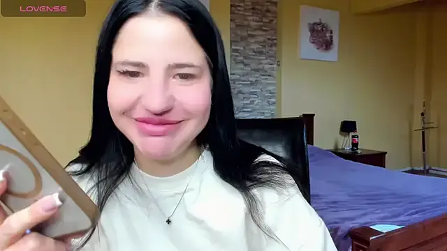 Malibu_J from StripChat is Freechat