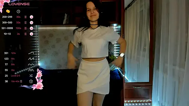 MandaDestiche from StripChat is Freechat