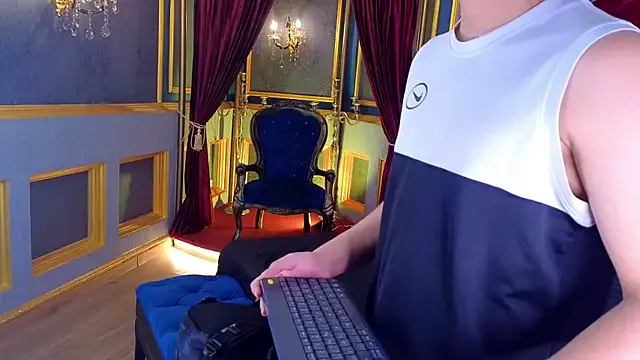 MarcoVitto from StripChat is Freechat