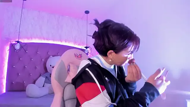 Girls: try live performances with matured performers, from dancing to quirks, in a variety of beautiful sex cams.