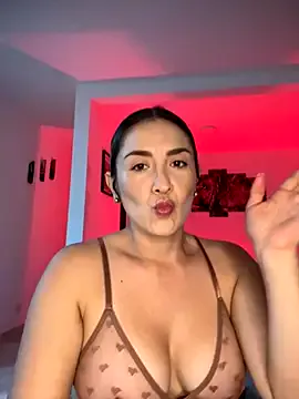 Mariana_gom from StripChat is Freechat