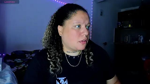 mariana_maze from StripChat is Freechat