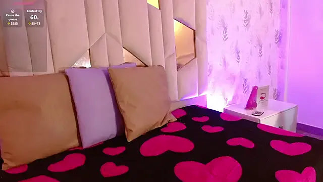 MARIANA_TAY1 from StripChat is Freechat