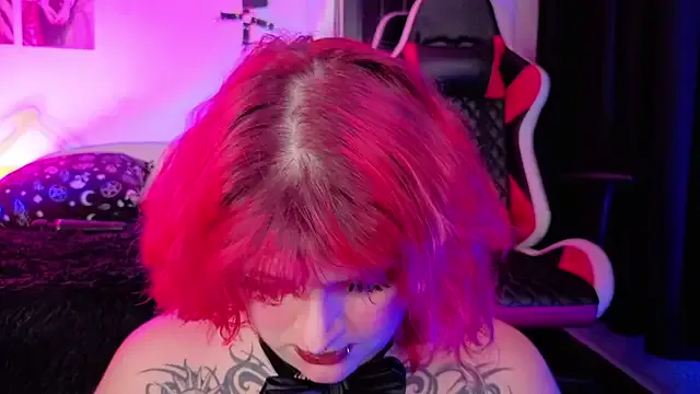 Mariana_velezz from StripChat is Freechat