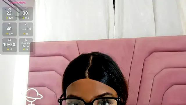 MarianRosse from StripChat is Freechat