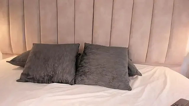 Marie_Rosee_ from StripChat is Freechat