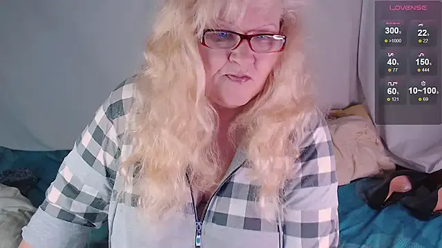 Girls: try live performances with matured performers, from dancing to quirks, in a variety of beautiful sex cams.