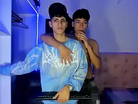 marioanddavid from StripChat is Freechat