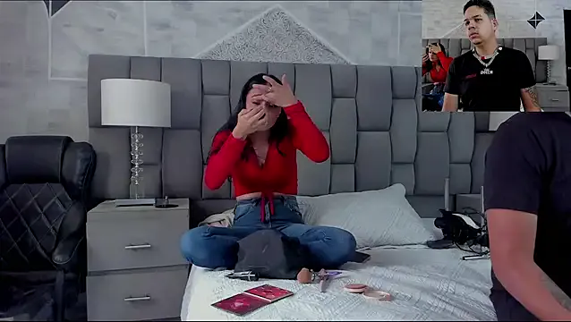 Girls: try live performances with matured performers, from dancing to quirks, in a variety of beautiful sex cams.