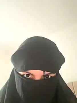 Marocainegroscul from StripChat is Freechat