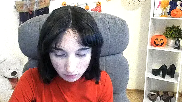 Marri-Stella from StripChat is Freechat