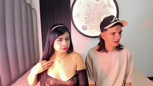 Girls: try live performances with matured performers, from dancing to quirks, in a variety of beautiful sex cams.