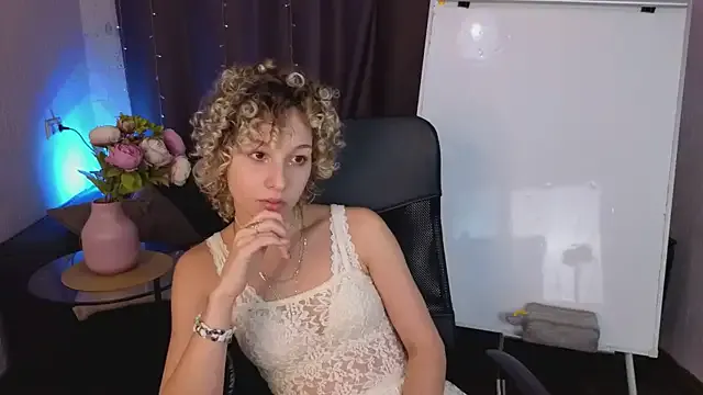 Mary_Wahlberg from StripChat is Freechat