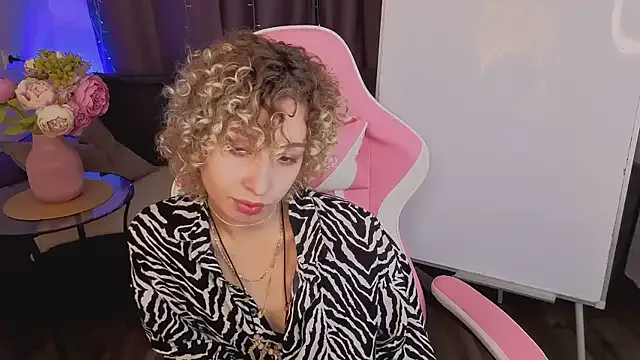 Mary_Wahlberg from StripChat is Freechat