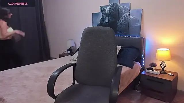 Girls: try live performances with matured performers, from dancing to quirks, in a variety of beautiful sex cams.