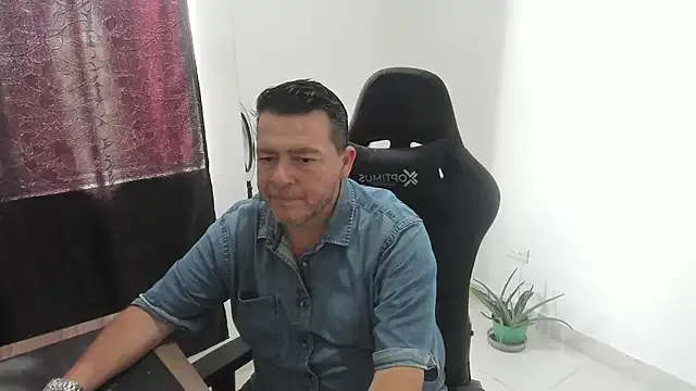massimo_dannger from StripChat is Freechat