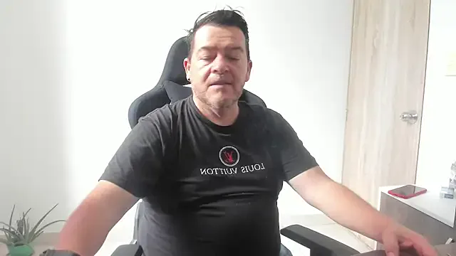 massimo_dannger from StripChat is Freechat