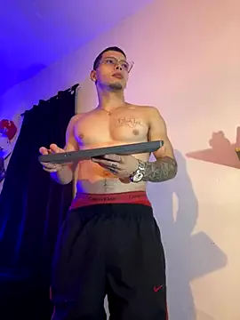 Matt_your_master_ from StripChat is Freechat