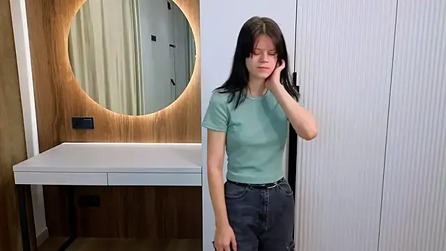 MauraDenis from StripChat is Freechat