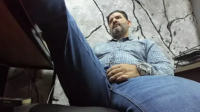 Maxi_thebig_daddy from StripChat