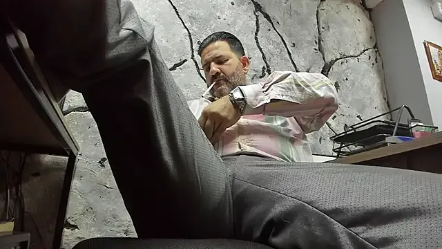 Maxi_thebig_daddy from StripChat