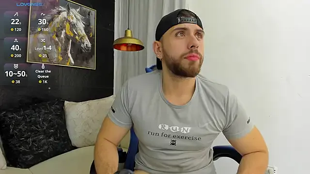 Maximo_Wolff from StripChat is Freechat