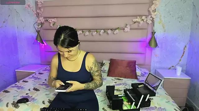 Girls: try live performances with matured performers, from dancing to quirks, in a variety of beautiful sex cams.