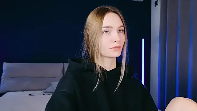 Melloudy from StripChat is Freechat