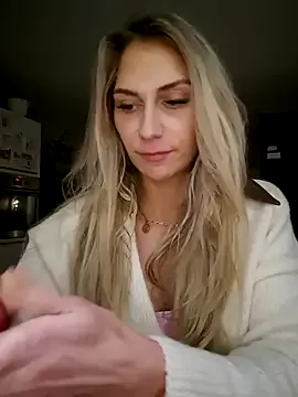 Melody1600 from StripChat is Freechat