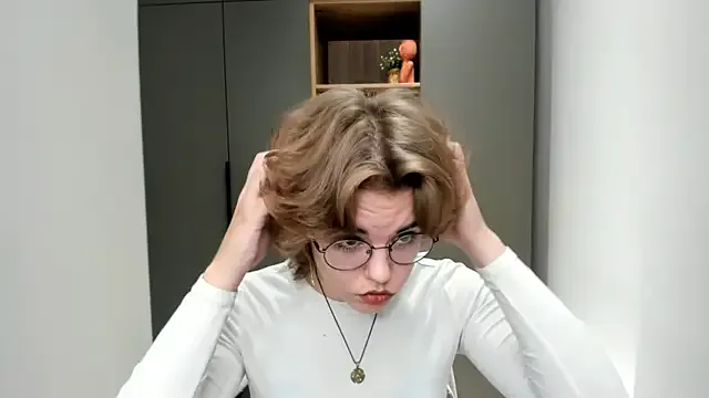 Girls: try live performances with matured performers, from dancing to quirks, in a variety of beautiful sex cams.