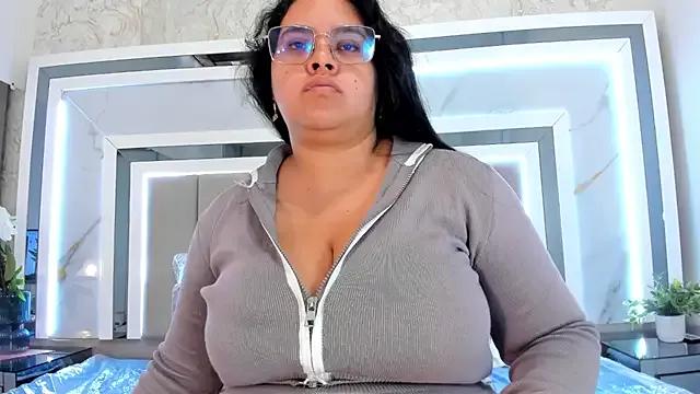 melodycharlotte from StripChat is Freechat