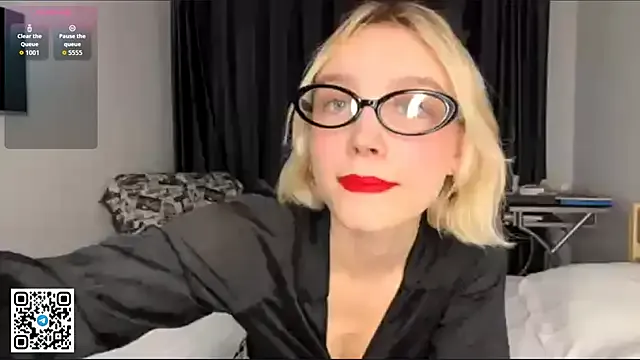 MelodyImam from StripChat is Freechat