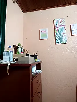 Mia-Glow from StripChat is Freechat