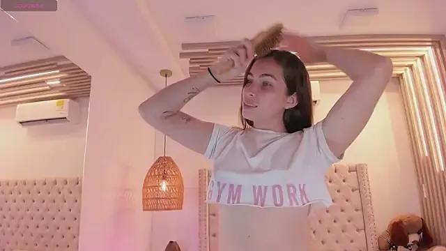 Mia_Parissi from StripChat is Freechat