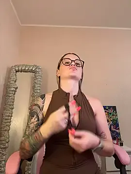 Girls: try live performances with matured performers, from dancing to quirks, in a variety of beautiful sex cams.