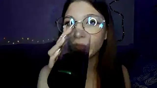 MiaamaLoveLyslt from StripChat is Freechat