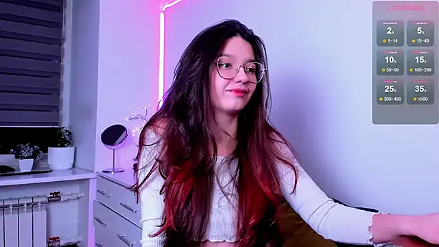 miabellee from StripChat is Freechat