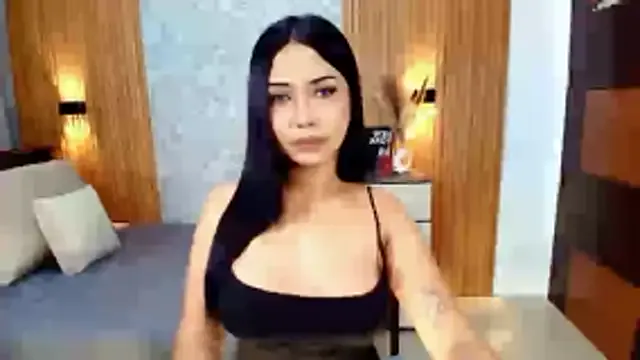 MiaFuckingWill from StripChat is Freechat