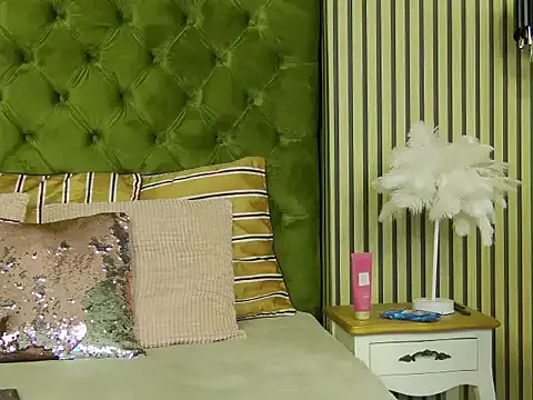 MiaJenner from StripChat is Freechat