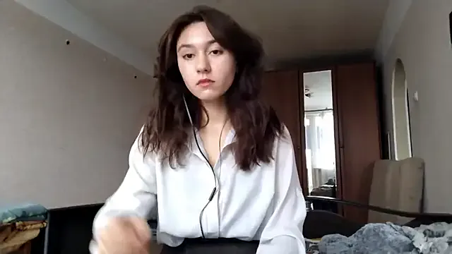 MiaLovelyOne from StripChat is Freechat