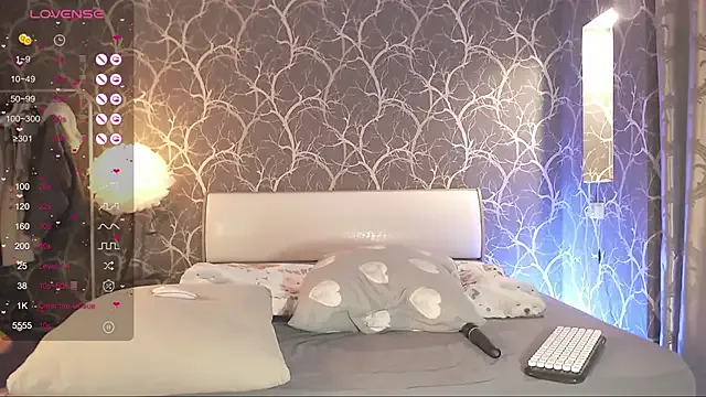 MiaMiaMeow from StripChat