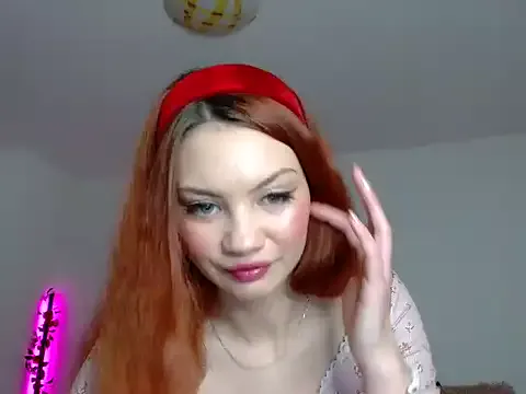 MiaRossalinda from StripChat is Freechat