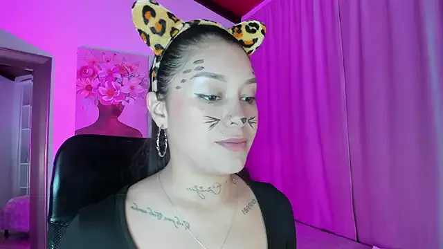 miawhite_x1 from StripChat is Freechat