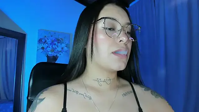 miawhite_x1 from StripChat is Freechat