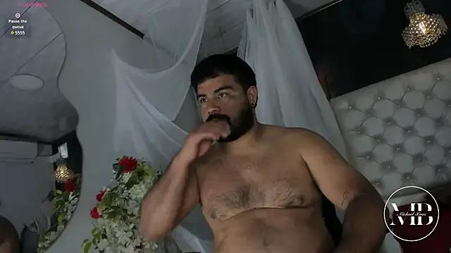 MichaelBear_ from StripChat is Freechat