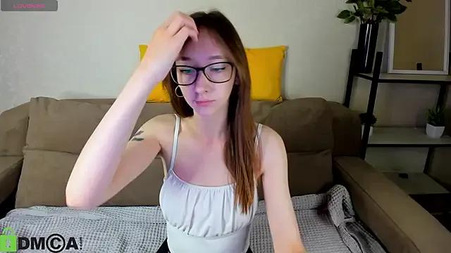 Miche1le_Allenne from StripChat is Freechat