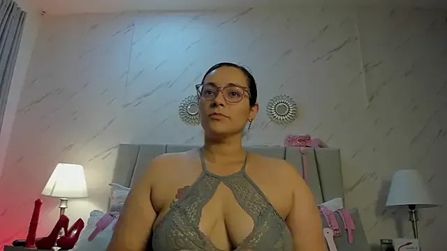 Michell_Monet from StripChat is Freechat