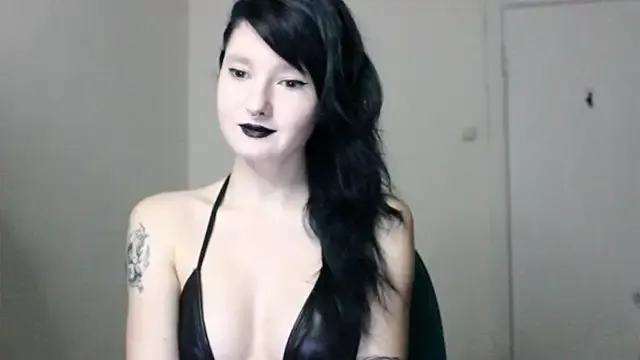 midnightsiren777 from StripChat is Freechat