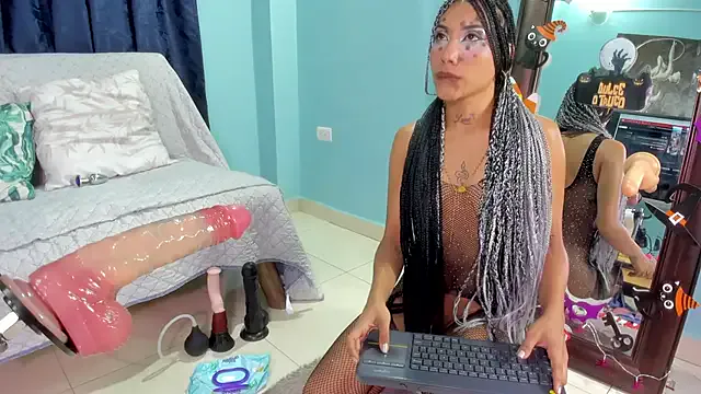 Mieldeluna from StripChat is Freechat