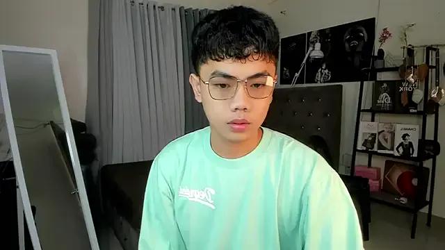 mightyhotcock from StripChat is Freechat